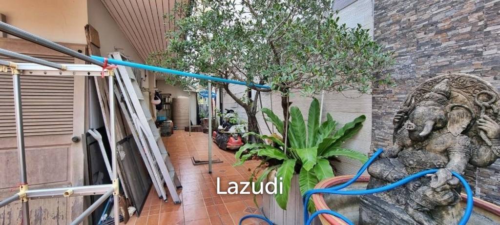 2 Storey House for Sale in Na-Kluea