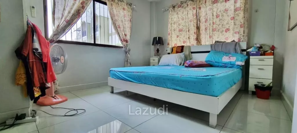 2 Storey House for Sale in Na-Kluea