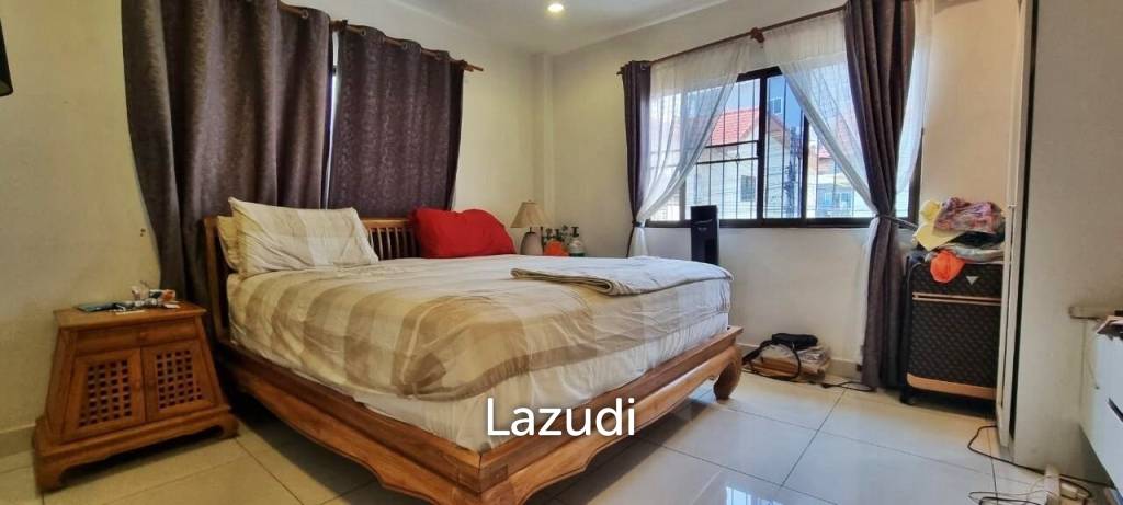 2 Storey House for Sale in Na-Kluea