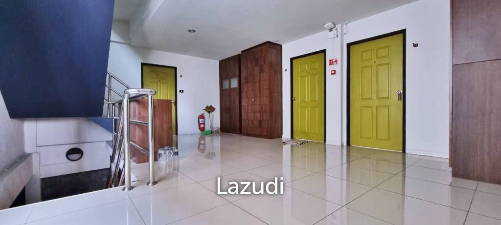 4 Buildings with business for Sale