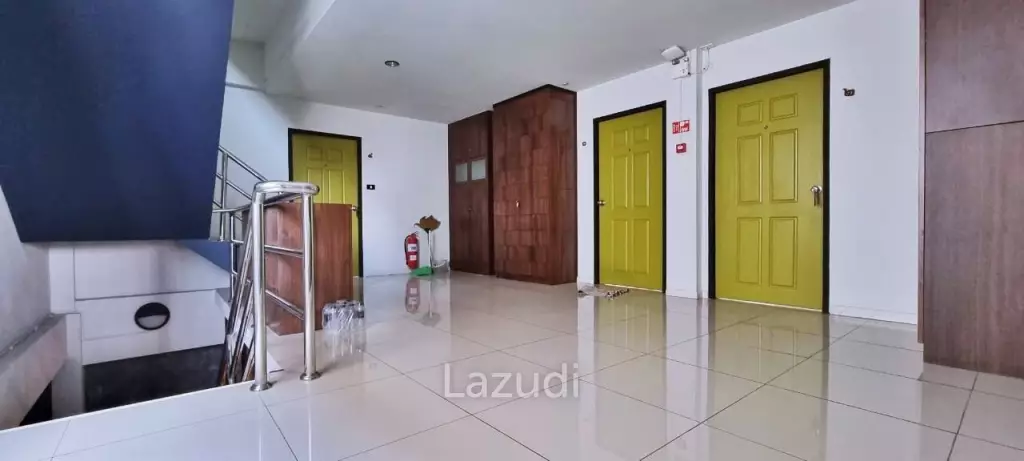 4 Buildings with business for Sale