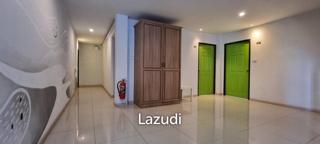 4 Buildings with business for Sale