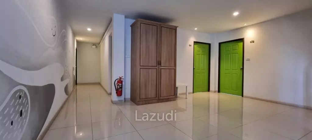 4 Buildings with business for Sale