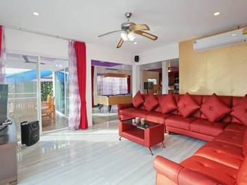 7 Bedrooms House for Rent in Jomtien