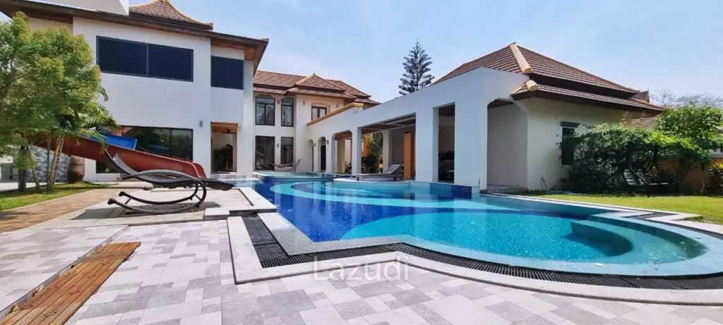 8 Beds 8 Baths 750 SQ.M. Phutara Villa Pattaya