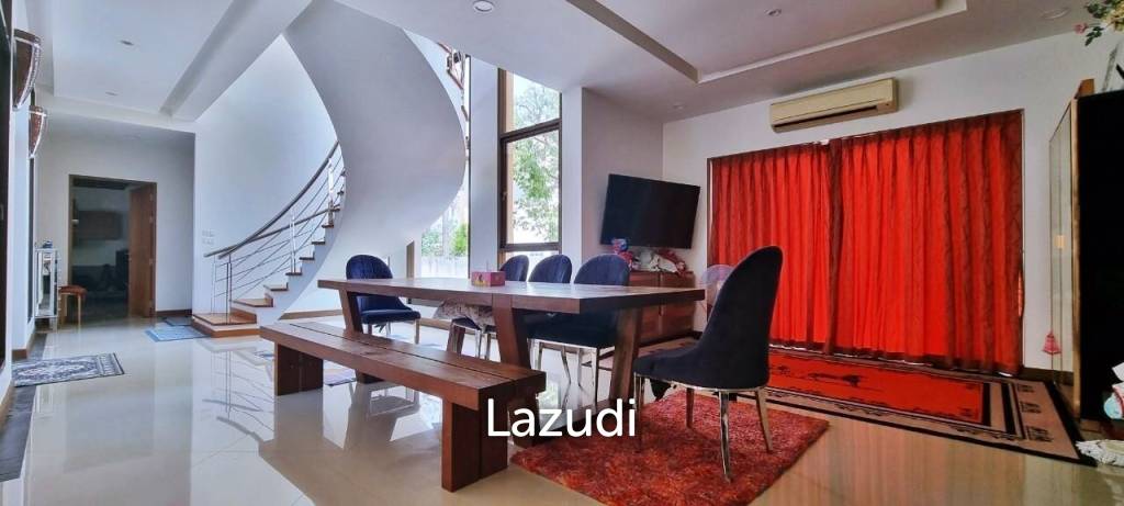 8 Beds 8 Baths 750 SQ.M. Phutara Villa Pattaya