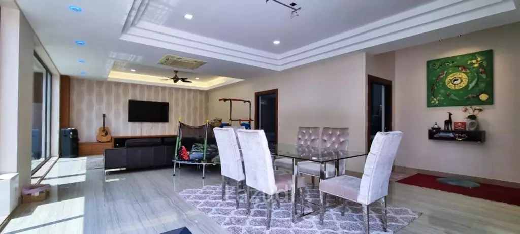 8 Beds 8 Baths 750 SQ.M. Phutara Villa Pattaya