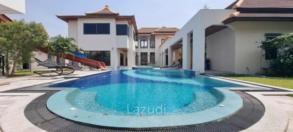 8 Beds 8 Baths 750 SQ.M. Phutara Villa Pattaya