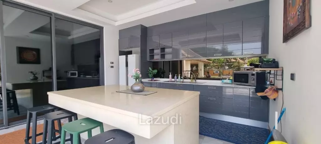 8 Beds 8 Baths 750 SQ.M. Phutara Villa Pattaya