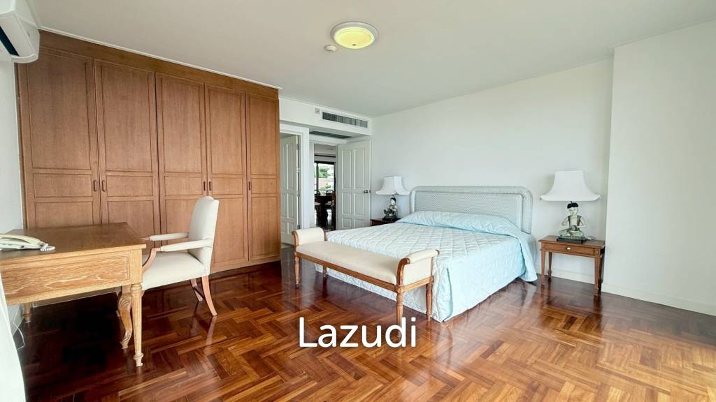 3 Bedrooms 3 bathrooms 266 SQ.M. Royal Cliff Garden