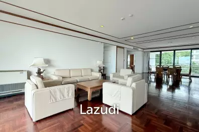 3 ห้องนอน 3 ห้องน้ำ 266 ตร.ม. รอยัล คลิฟ การ์เดนท์