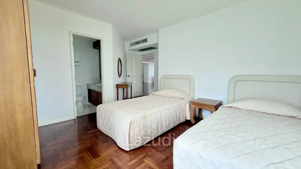 3 Bedrooms 3 bathrooms 266 SQ.M. Royal Cliff Garden