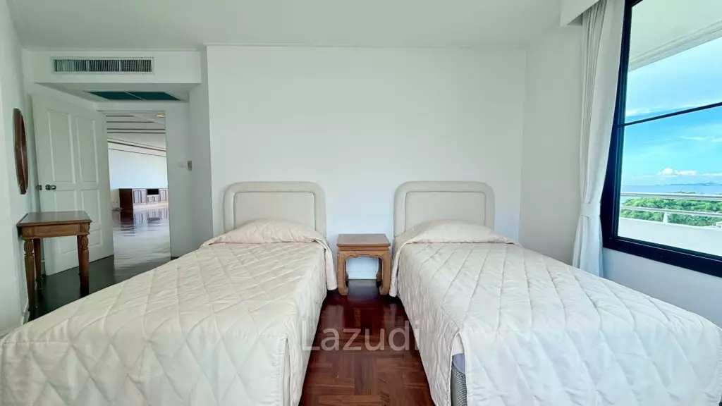 3 Bedrooms 3 bathrooms 266 SQ.M. Royal Cliff Garden
