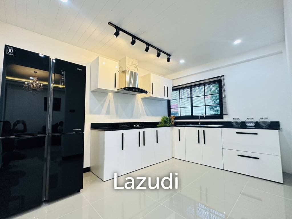 Modern 4 Bedrooms House for Sale