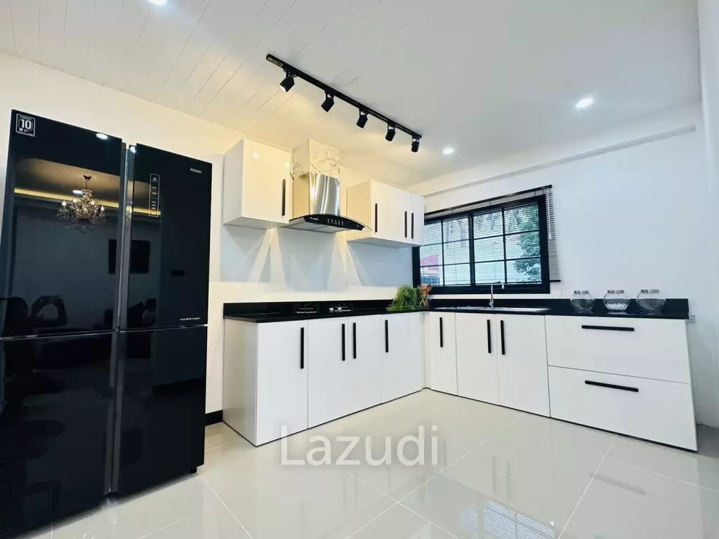 Modern 4 Bedrooms House for Sale