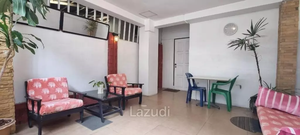 Expansive Retail Space with Residence in Pattaya