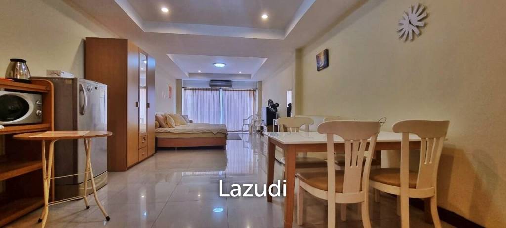 Expansive Retail Space with Residence in Pattaya