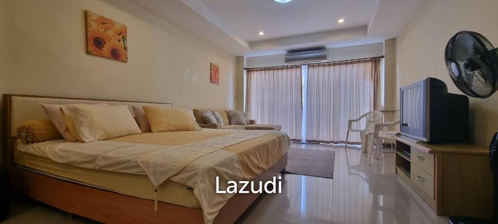 Expansive Retail Space with Residence in Pattaya