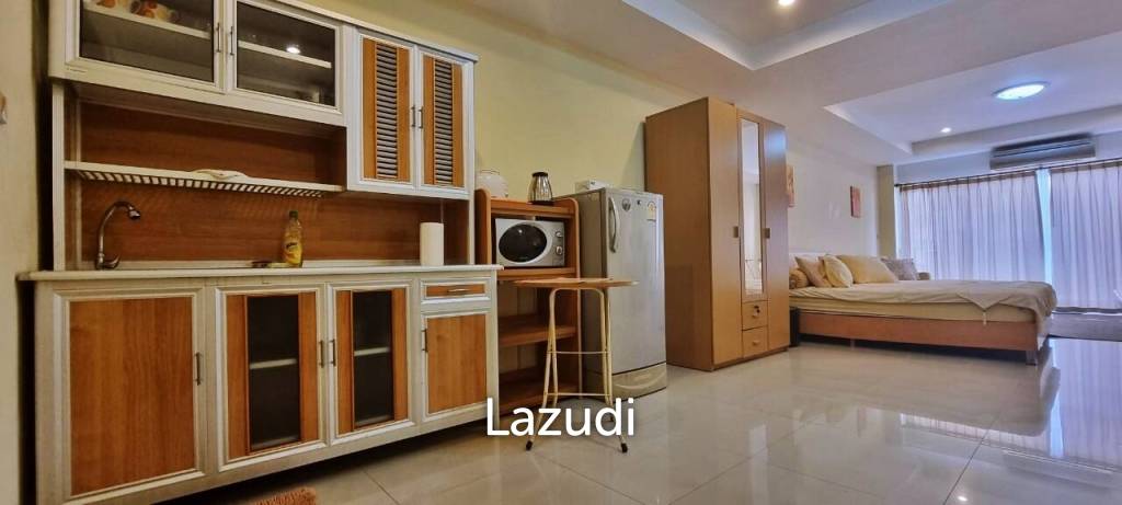 Expansive Retail Space with Residence in Pattaya