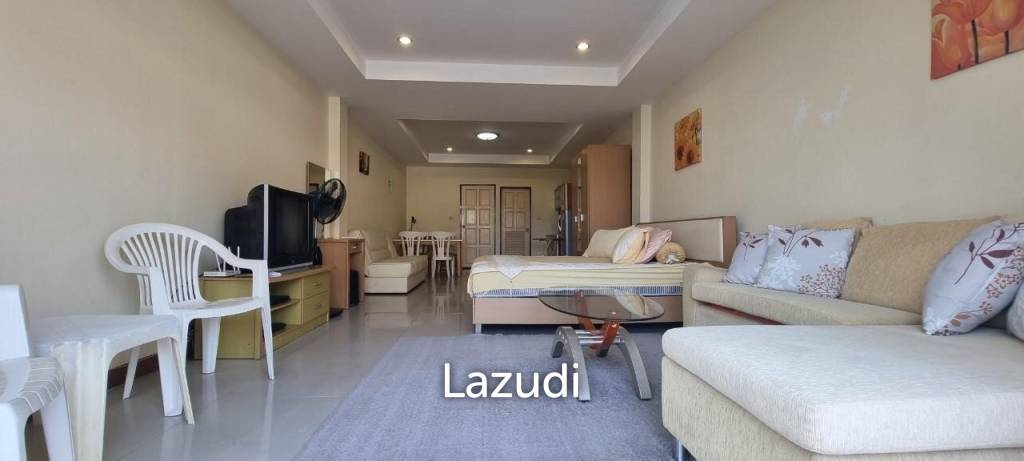 Expansive Retail Space with Residence in Pattaya
