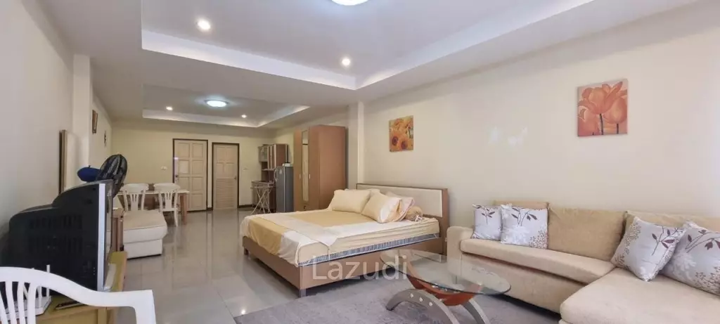 Expansive Retail Space with Residence in Pattaya
