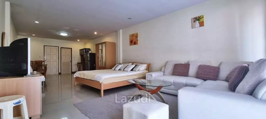 Expansive Retail Space with Residence in Pattaya