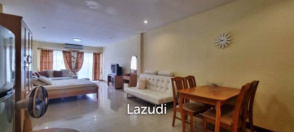 Expansive Retail Space with Residence in Pattaya