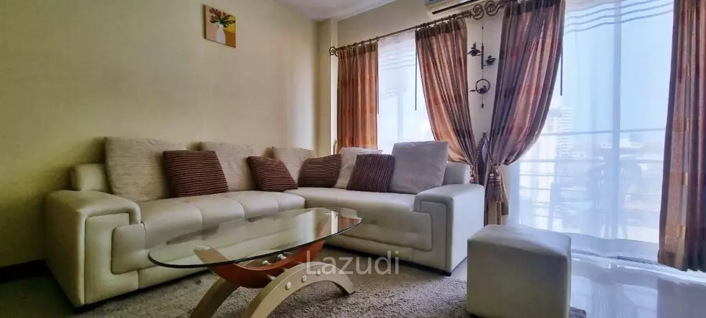 Expansive Retail Space with Residence in Pattaya