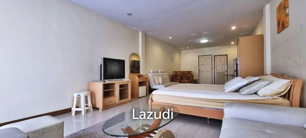 Expansive Retail Space with Residence in Pattaya