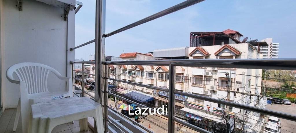 Expansive Retail Space with Residence in Pattaya