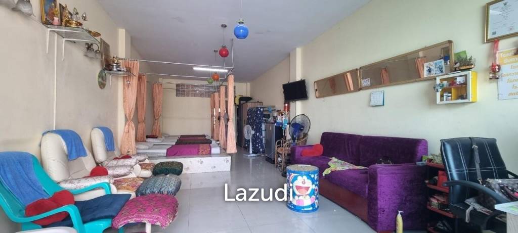 Expansive Retail Space with Residence in Pattaya