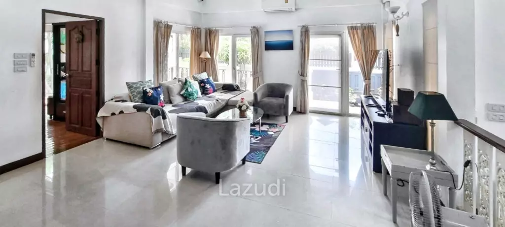 3 Beds 3 Baths 230 SQ.M. Villa for Rent in East Pattaya