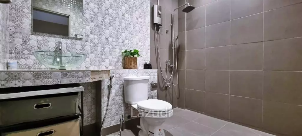 168 SQ.M 3 Bed 3 Storey House in Na Jomtien