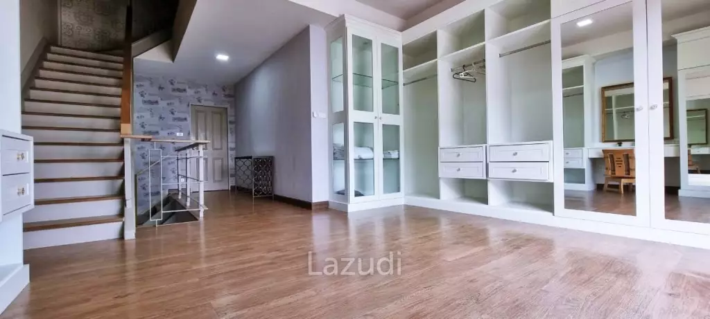 168 SQ.M 3 Bed 3 Storey House in Na Jomtien