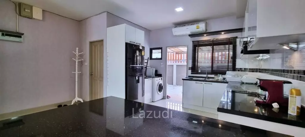 168 SQ.M 3 Bed 3 Storey House in Na Jomtien