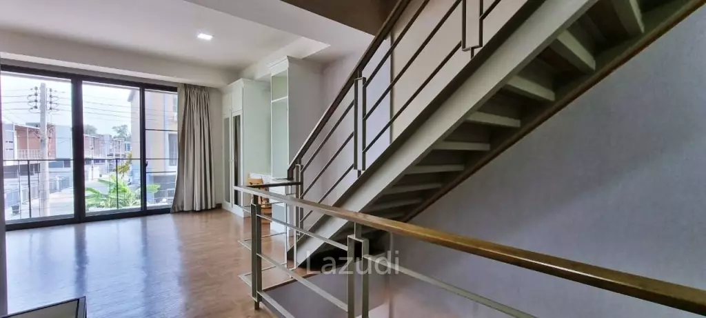 168 SQ.M 3 Bed 3 Storey House in Na Jomtien