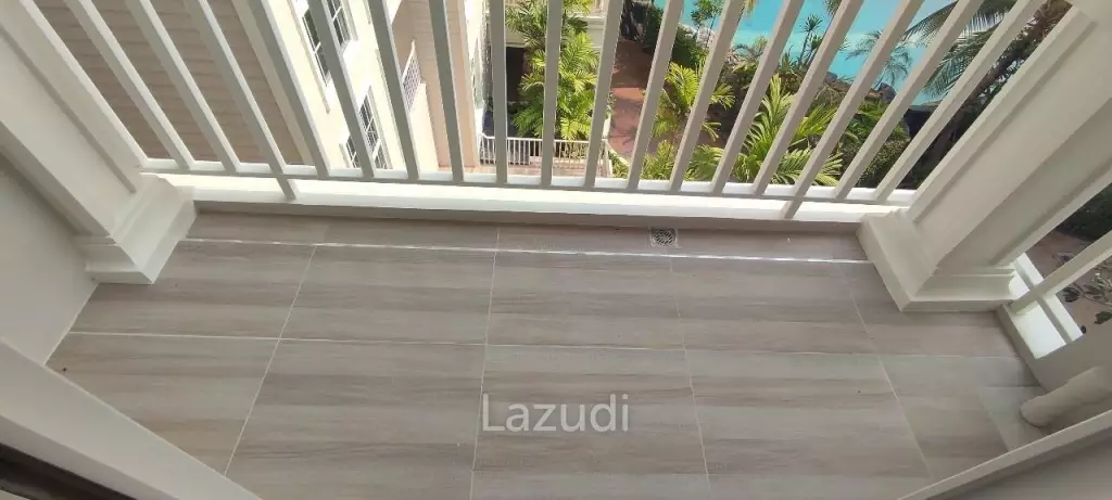 1 Bed 1 Bath 36.8 SQ.M Grand Florida Beachfront