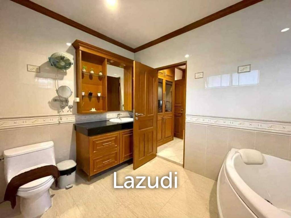 House with Swimming Pool for Sale