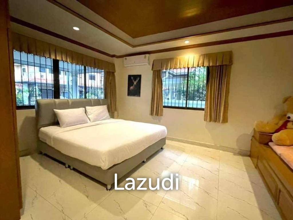 House with Swimming Pool for Sale