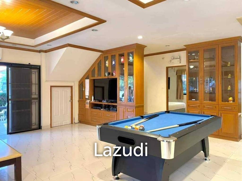 House with Swimming Pool for Sale