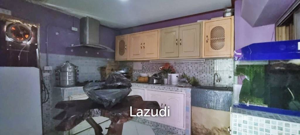 3-Storey House for Sale in Thappraya