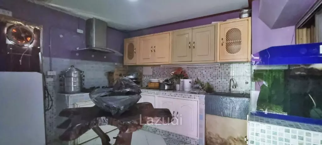 3-Storey House for Sale in Thappraya