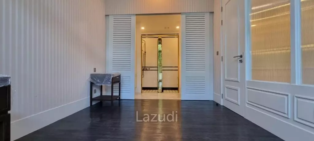 1 Bed 67 SQ.M Grand Florida Beachfront