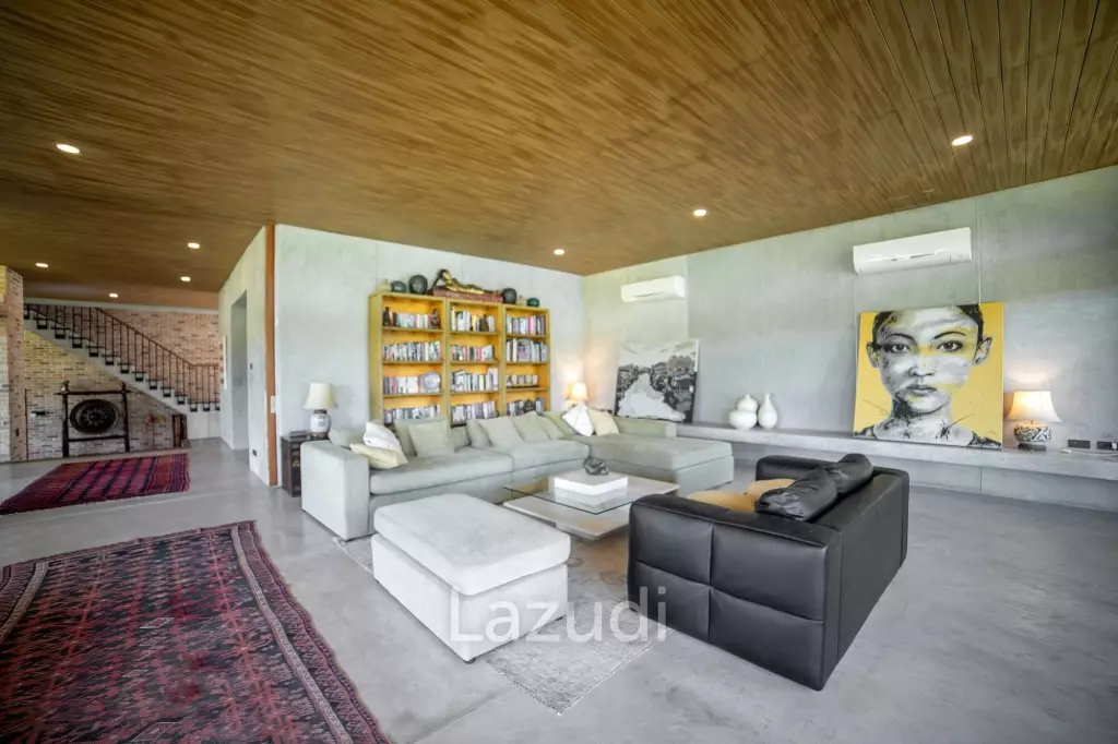 Luxury 9 Bedrooms House for Sale