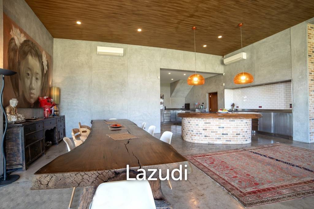 Luxury 9 Bedrooms House for Sale