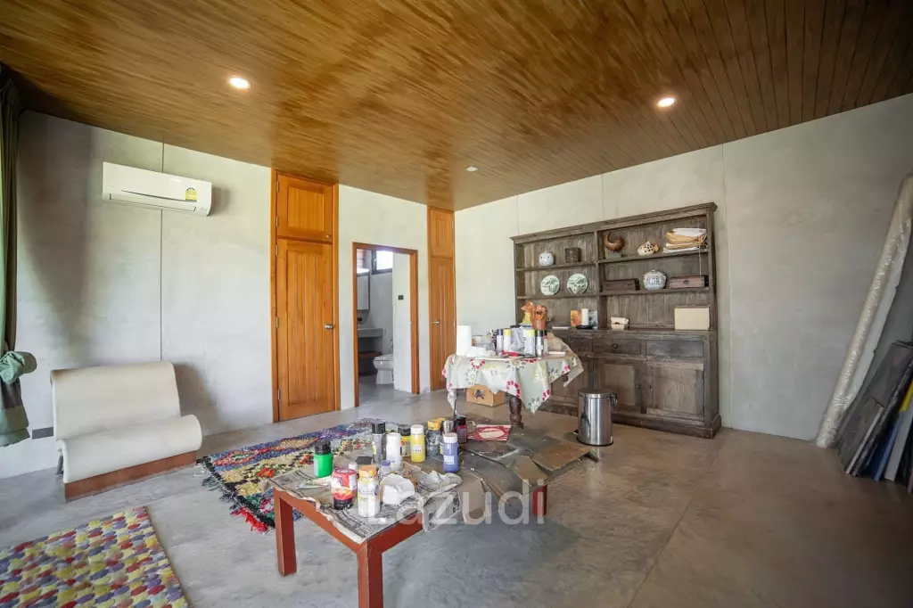 Luxury 9 Bedrooms House for Sale