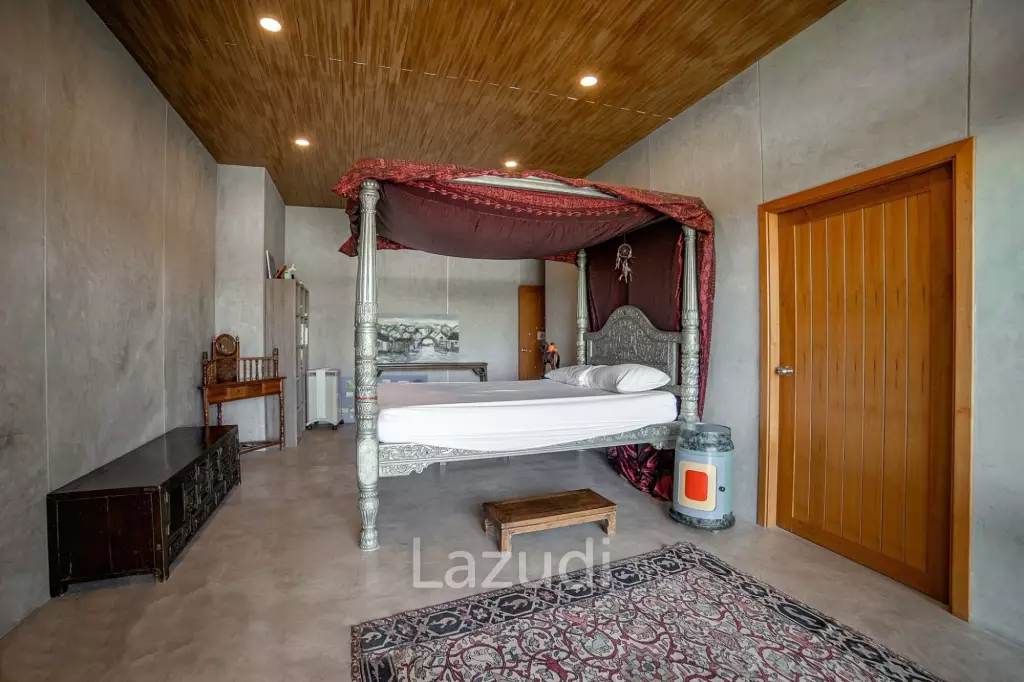 Luxury 9 Bedrooms House for Sale