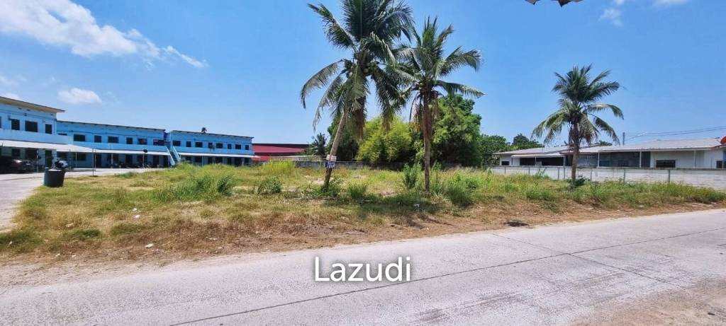 Apartment Building and Land for Sale