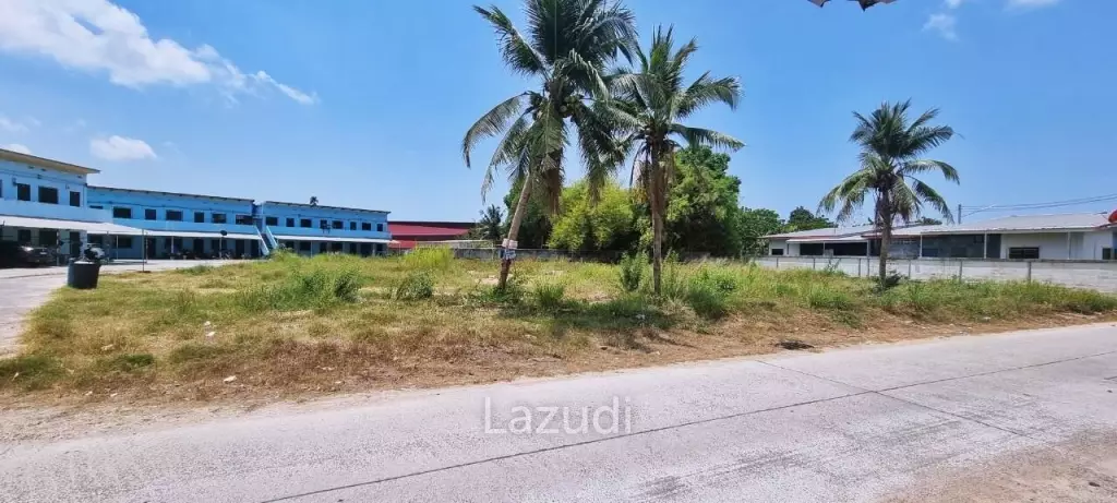 Apartment Building and Land for Sale