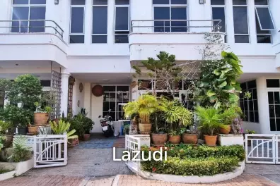 ขายบ้านเดี่ยว 3 ชั้นในวงศ์อมาตย์
